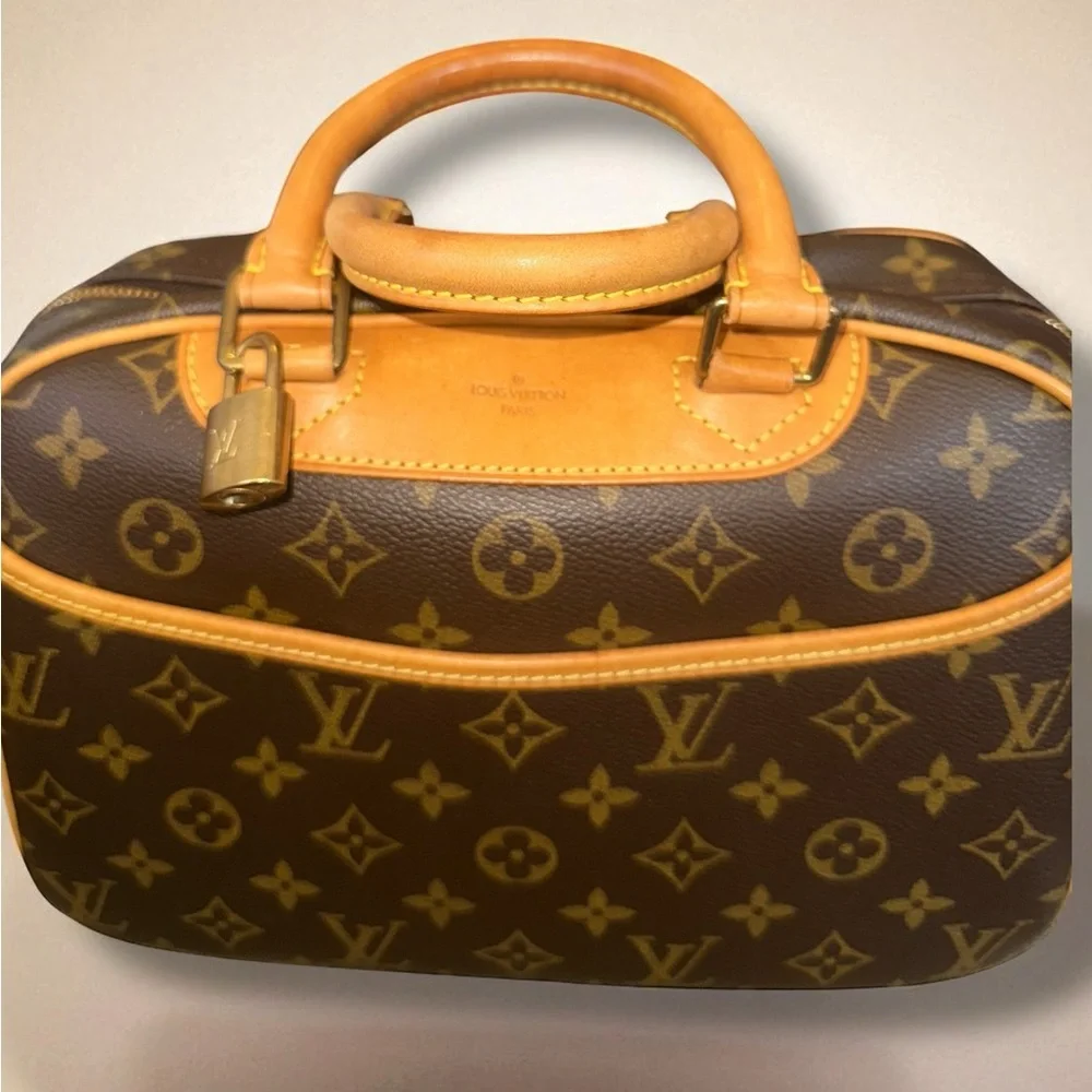 Louis Vuitton Trouville Crossbody Strap, Tag, Poignet, Box & DustBag ENTRUPY COA - Picture 5 of 16